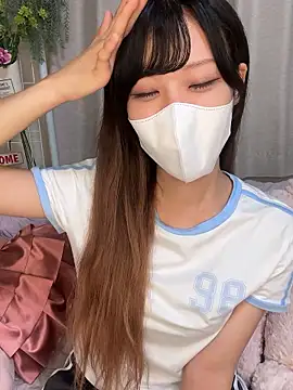 emiiiii1001 online show from September 14, 2025, 9:42 am