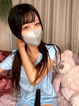 emiiiii1001 online show from October 21, 2025, 4:23 am