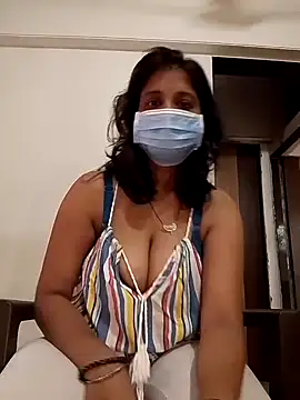 Love Foreverr12 online show from October 31, 2025, 7:05 am