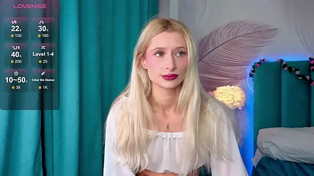 Monica Leen online show from December 5, 2025, 6:23 am