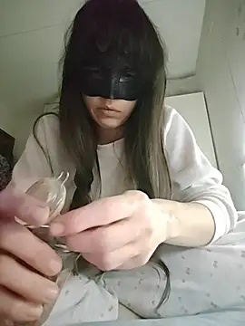 Snapshot of SweetSun69 chatting on February 4, 2026, 9:32 pm SweetSun69 online show from February 4, 2026, 9:32 pm