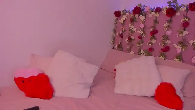 MiaWonderfull online show from February 22, 2026, 4:59 am