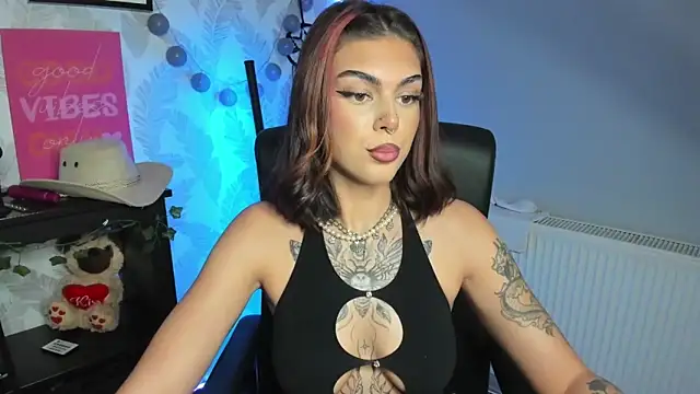 Snapshot of Nova_SIN chatting on May 25, 2026, 10:47 am Nova SIN online show from May 25, 2026, 10:47 am
