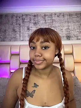 Snapshot of AngelaRoberts chatting on April 12, 2026, 7:39 pm AngelaRoberts online show from April 12, 2026, 7:39 pm