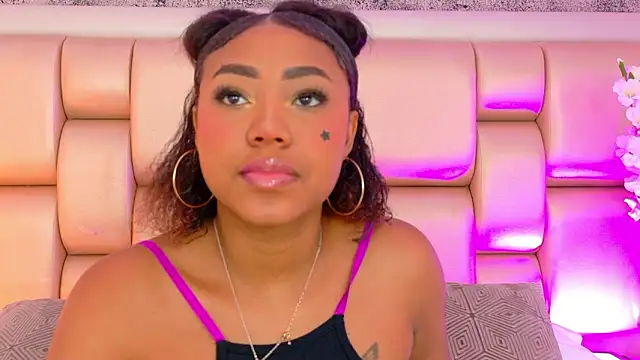 Snapshot of AngelaRoberts chatting on March 17, 2026, 8:12 pm AngelaRoberts online show from March 17, 2026, 8:12 pm