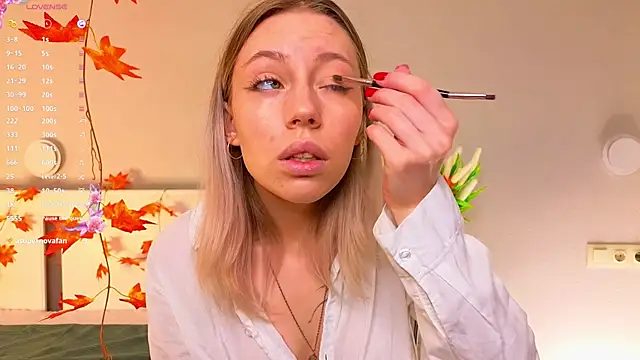 NyxaThorn online show from November 29, 2025, 2:39 pm