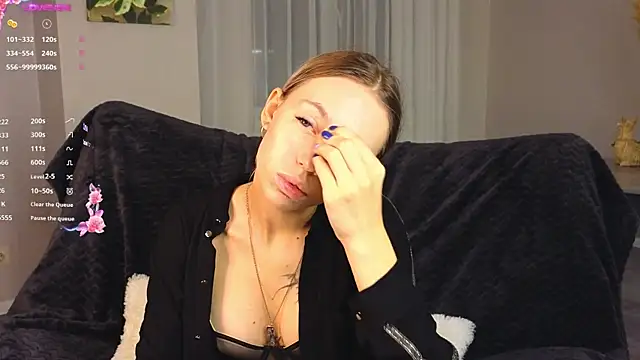 NyxaThorn online show from September 17, 2025, 4:20 pm