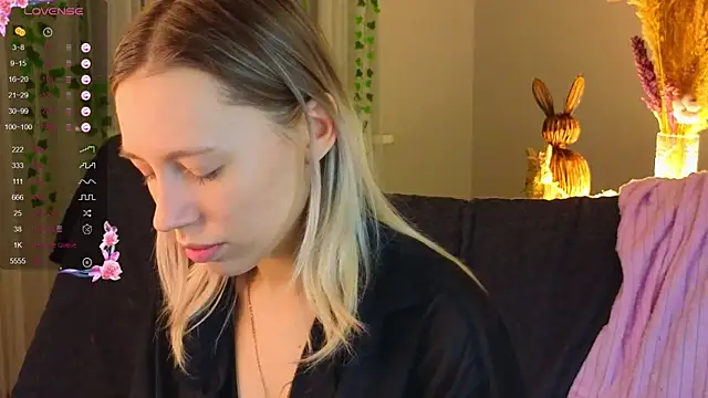 NyxaThorn online show from December 15, 2025, 2:56 pm