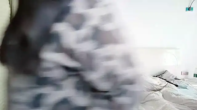 xxz98 online show from December 16, 2025, 5:22 am