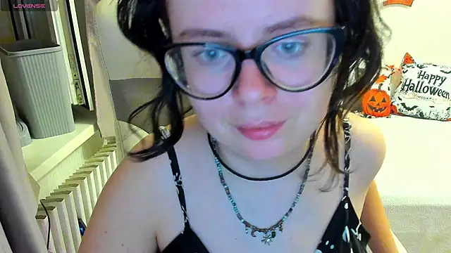 MilisaSweet777 online show from November 13, 2025, 8:24 pm