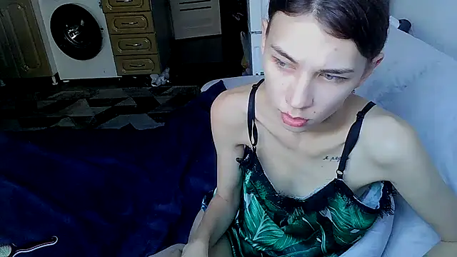 Crazy Empresis online show from September 25, 2025, 5:46 am