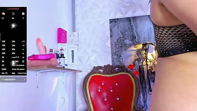 Snapshot of Luciana_r chatting on April 1, 2026, 11:44 am Luciana r online show from April 1, 2026, 11:44 am