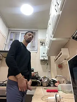 Snapshot of HardArabian@xh chatting on January 14, 2026, 8:18 am HardArabianxh online show from January 14, 2026, 8:18 am