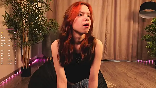 Snapshot of TiannaBorlace chatting on April 18, 2026, 12:35 am TiannaBorlace online show from April 18, 2026, 12:35 am