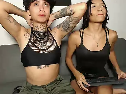 ParisAndVi online show from October 17, 2025, 12:14 am