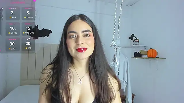 sashaa petit online show from October 21, 2025, 11:53 am