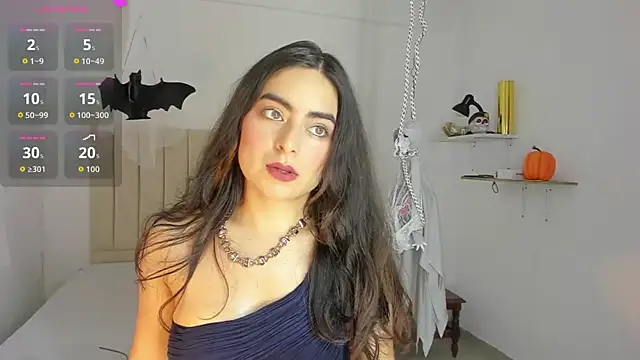 sashaa petit online show from October 30, 2025, 11:30 am