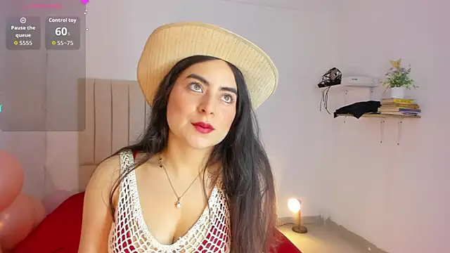 sashaa petit online show from October 17, 2025, 11:56 am