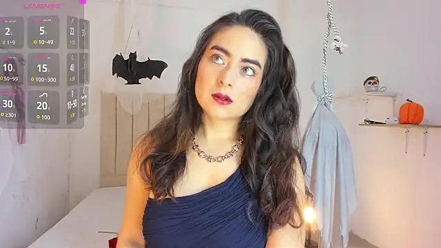 sashaa petit online show from October 18, 2025, 11:01 am