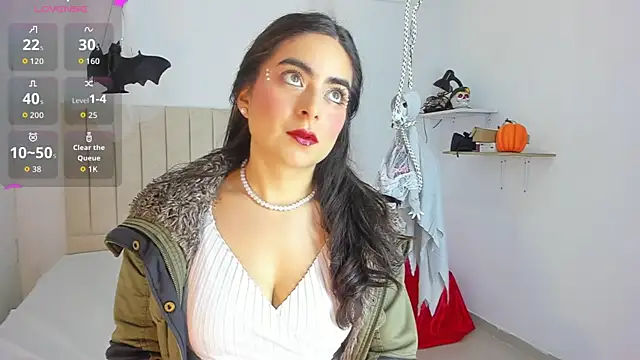 sashaa petit online show from October 22, 2025, 11:20 am