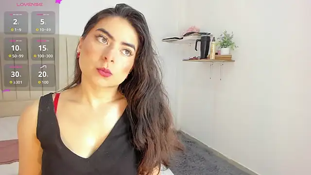 sashaa petit online show from September 16, 2025, 11:33 am