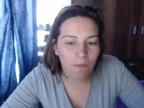 cloequeen15 online show from November 26, 2025, 8:20 pm