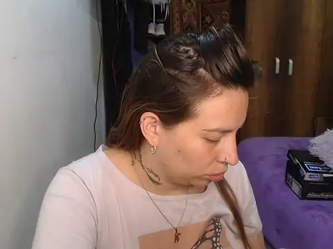 cloequeen15 online show from March 30, 2026, 1:29 am