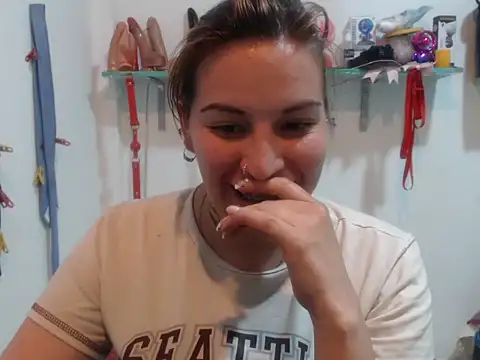 cloequeen15 online show from September 8, 2025, 6:51 pm