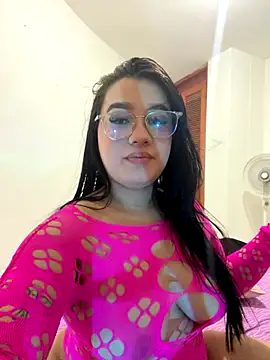 Snapshot of Aliciawhitee chatting on November 20, 2025, 1:28 am Aliciawhitee online show from November 20, 2025, 1:28 am