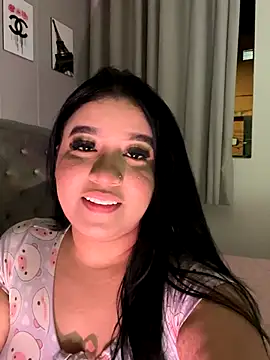 Snapshot of Aliciawhitee chatting on October 20, 2025, 1:51 am Aliciawhitee online show from October 20, 2025, 1:51 am