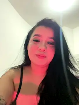 Snapshot of Aliciawhitee chatting on November 12, 2025, 1:21 am Aliciawhitee online show from November 12, 2025, 1:21 am