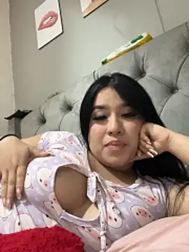 Snapshot of Aliciawhitee chatting on October 11, 2025, 2:12 am Aliciawhitee online show from October 11, 2025, 2:12 am