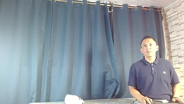 mollyandsam303av online show from March 23, 2026, 3:06 am