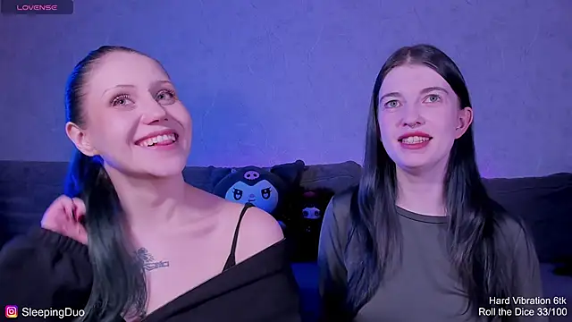 Snapshot of Threesomebabes chatting on May 30, 2026, 6:02 pm Threesomebabes online show from May 30, 2026, 6:02 pm