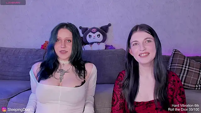 Threesomebabes online show from July 3, 2026, 12:11 pm