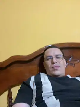 RodrigoOli628 online show from August 1, 2026, 4:27 pm