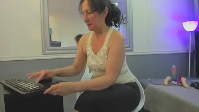 Snapshot of Oriana_Jhonson chatting on March 17, 2026, 11:24 am Oriana Jhonson online show from March 17, 2026, 11:24 am