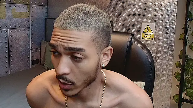 Snapshot of MarcusRain_ chatting on February 21, 2026, 8:11 pm MarcusRain online show from February 21, 2026, 8:11 pm