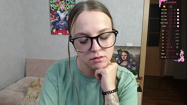 Snapshot of Violetwin chatting on September 26, 2025, 5:53 pm Violetwin online show from September 26, 2025, 5:53 pm