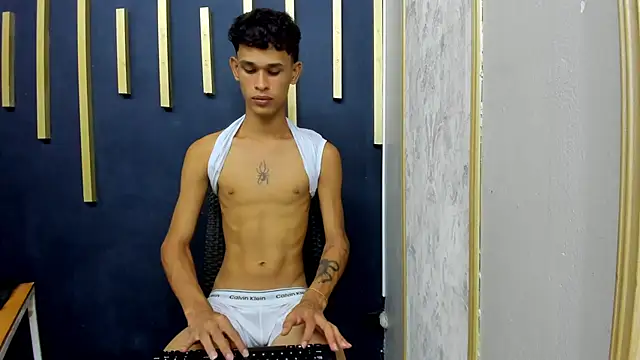 Snapshot of Just_D4v7 chatting on September 19, 2025, 7:18 pm Just D4v7 online show from September 19, 2025, 7:18 pm