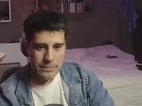 parca13 online show from November 21, 2025, 4:44 am