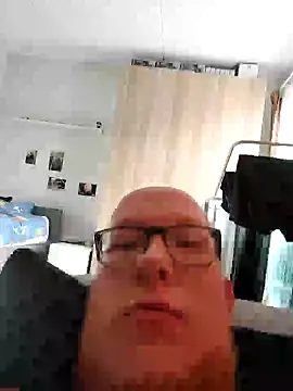 Snapshot of geilerd122 chatting on October 2, 2025, 12:19 pm geilerd122 online show from October 2, 2025, 12:19 pm