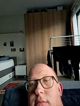 Snapshot of geilerd122 chatting on October 30, 2025, 3:53 pm geilerd122 online show from October 30, 2025, 3:53 pm