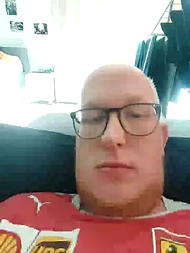 Snapshot of geilerd122 chatting on September 12, 2025, 1:33 pm geilerd122 online show from September 12, 2025, 1:33 pm