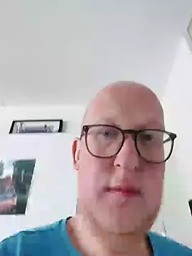 Snapshot of geilerd122 chatting on October 10, 2025, 12:17 pm geilerd122 online show from October 10, 2025, 12:17 pm