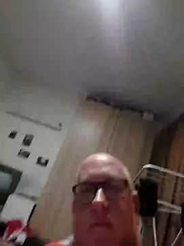 Snapshot of geilerd122 chatting on September 18, 2025, 9:51 pm geilerd122 online show from September 18, 2025, 9:51 pm