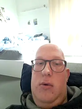 Snapshot of geilerd122 chatting on February 22, 2026, 2:41 pm geilerd122 online show from February 22, 2026, 2:41 pm