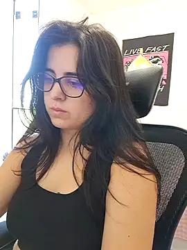 CutteGirl99 online show from October 10, 2025, 1:23 pm