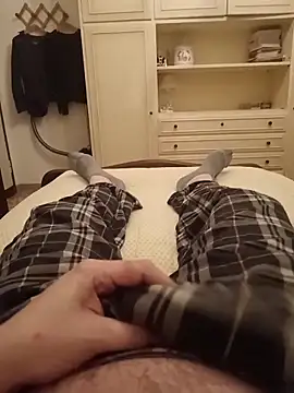 Snapshot of Empi19cm chatting on April 1, 2026, 8:06 pm Empi19cm online show from April 1, 2026, 8:06 pm