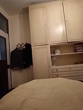 Snapshot of Empi19cm chatting on April 8, 2026, 5:31 am Empi19cm online show from April 8, 2026, 5:31 am